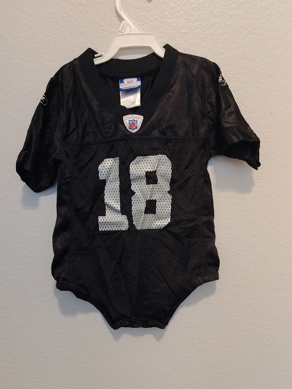 NFL Oakland Raiders Black #18 Randy Moss Baby Football Onesie 18 Months
